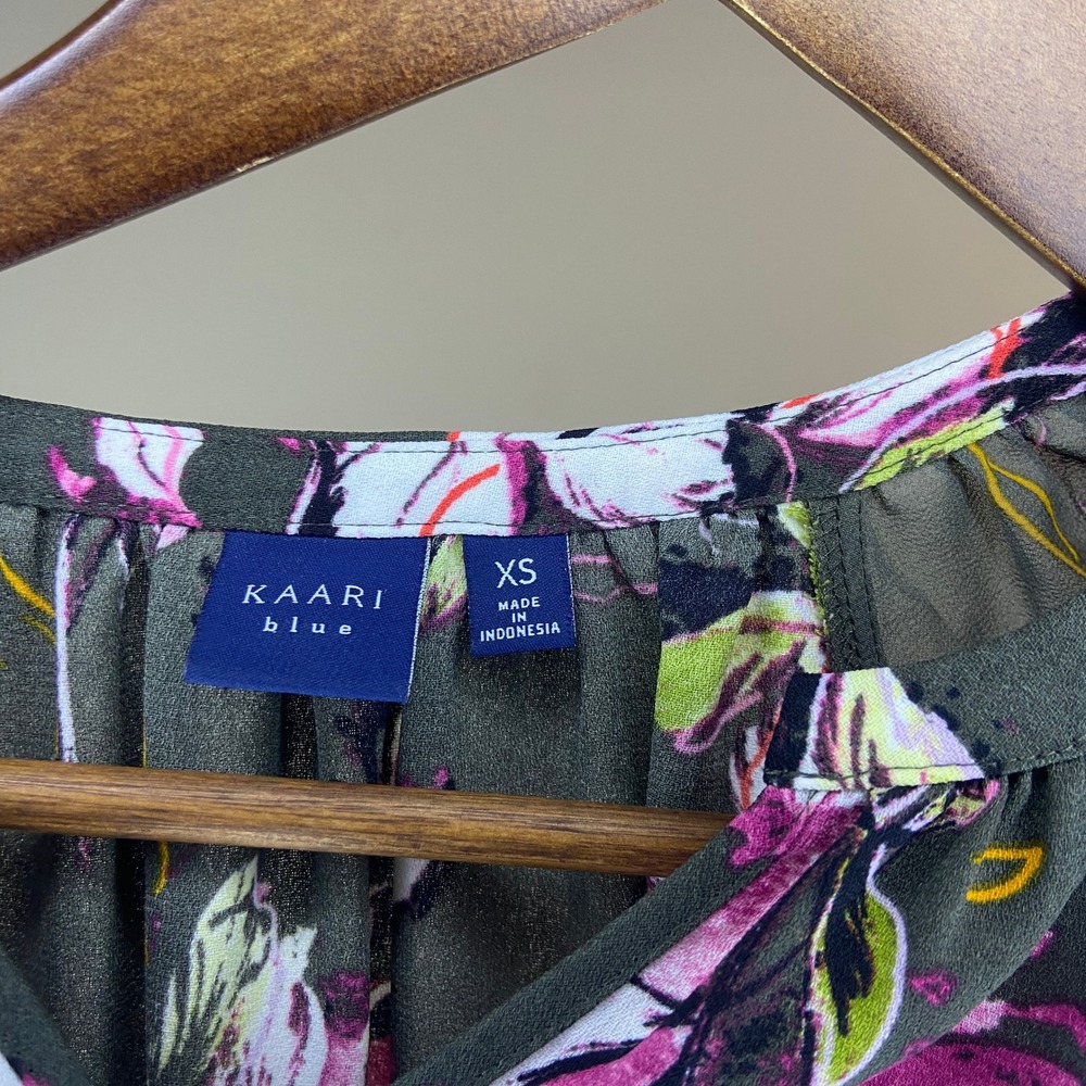 Kaari Blue Floral v-neck Blouse‎ Women's XS Olive Green Long Sleeve Lightweight - Picture 4 of 7